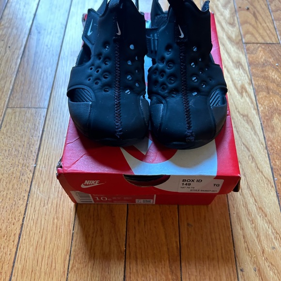 Nike Sunray Size 10c Black Sandal - Picture 9 of 11